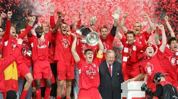 احتفال لاعبي ليفربول بلقب دوري أبطال أوروبا في 2005 (أرشيف)
