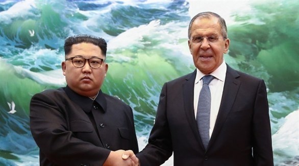 زعيم كوريا الشمالية كيم ووزير الخارجية الروسي سيرغي لافروف (أرشيف)
