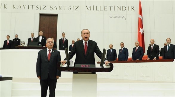 الرئيس رجب طيب أردوغان يؤدي اليمين في البرلمان التركي (إ ب أ)