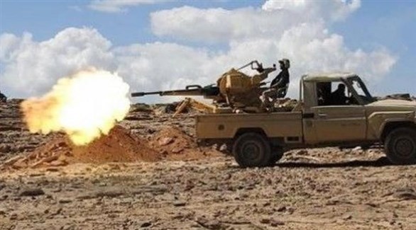 جندي يمني يقصف هدفاً حوثياً (أرشيف)