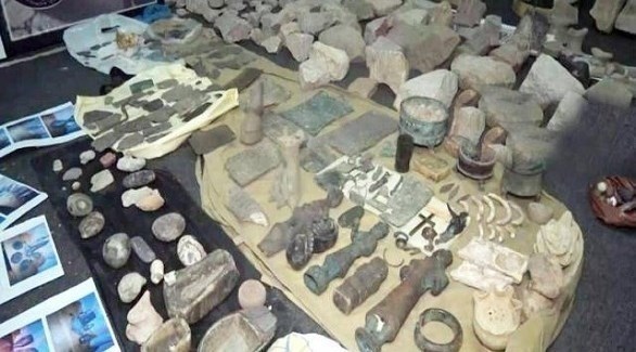 قطع أثرية مهربة من اليمن بعد ضبطها (أرشيف)  