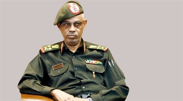  وزير الدفاع السوداني عوض محمد أحمد بن عوف (أرشيف)