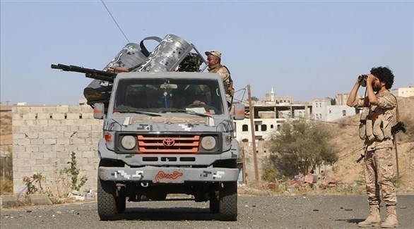 مركبة عسكرية وجنود من الجيش اليمني (أرشيف)