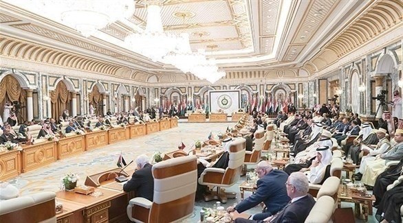 خادم الحرمين خلال ترؤسه القمة العربية الطارئة التي عقدت في مكة المكرمة (واس)
