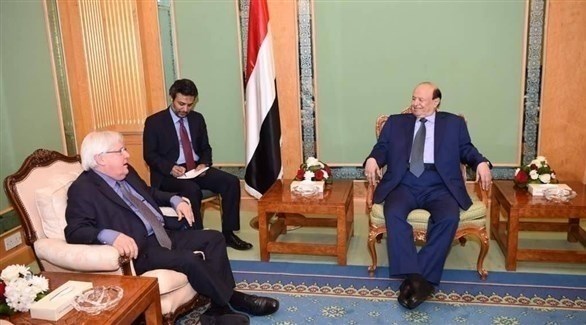 الرئيس اليمني عبدربه منصور هادي والمبعوث الأممي مارتن غريفيث (أرشيف)