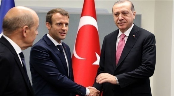 الرئيسان الفرنسي والتركي إيمانويل ماكرون والتركي رجب طيب أردوغان (أرشيف)