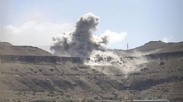 ارتفاع سحابة من الدخان الكثيف بعد غارة في اليمن (أرشيف)