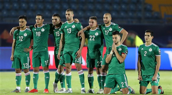 لاعبو منتخب الجزائر (رويترز)