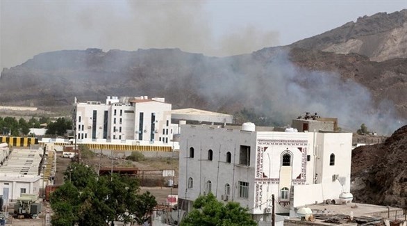 دخان يتصاعد بعد مواجهات في عدن أمس (أرشيف)
