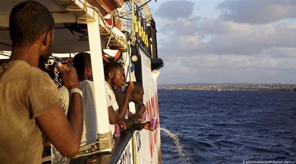 مهاجرون قبالة السواحل الأوروبية (أرشيف / أ ب)