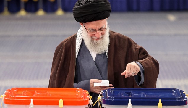 تقرير: تدني المشاركة بانتخابات إيران بشكل قياسي