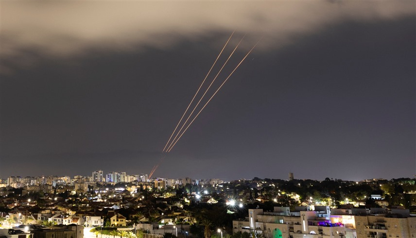 الدفاع الجوي الإسرائيلي يتصدى للهجوم الإيراني (أ ف ب)