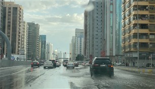 شرطة أبوظبي تدعو السائقين إلى الالتزام بالقيادة الآمنة وتدابير السلامة