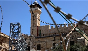 الجيش الإسرائيلي يغلق الحرم الإبراهيمي أمام المسلمين 