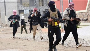 داعش الإرهابي يقتل 15 مسلحاً في ريف حمص