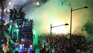 فيديو: احتفالات سبورتينغ لشبونة.. ورونالدو يهنئ "الأسود"