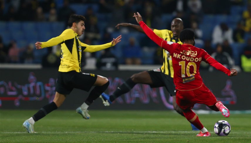 من لقاء الاتحاد وضمك (إكس)