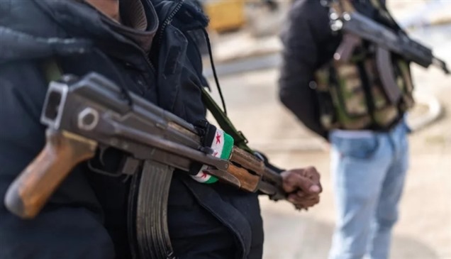 المقاتلون الأجانب يعقدون عملية السلام في سوريا الجديدة