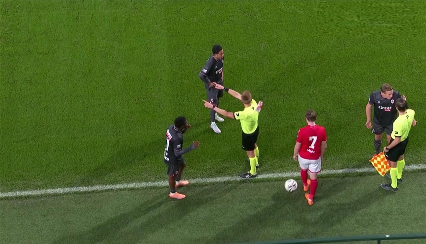 ستاندر لييج ورويال أنتويرب (إكس)