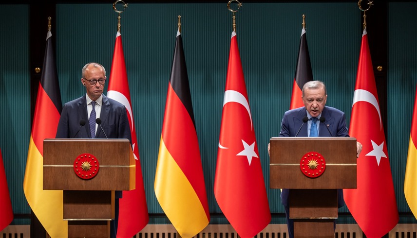 خلال المؤتمر الصحافي بين أردوغان وميرتس (الأناضول)