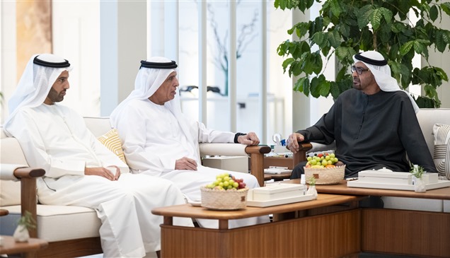 محمد بن زايد وسعود بن صقر يبحثان شؤون الوطن وأولويات التنمية في الإمارات