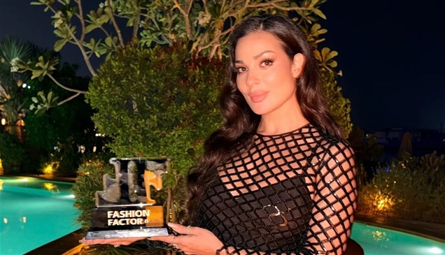 بعد 20 عاماً.. نادين نجيم عارضة أزياء لأول مرة