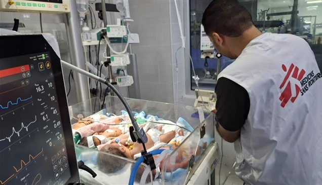 رُضع غزة يتقاسمون أقنعة الأكسجين والأسرة..إسرائيل توسع الحرب باستهداف الأطفال