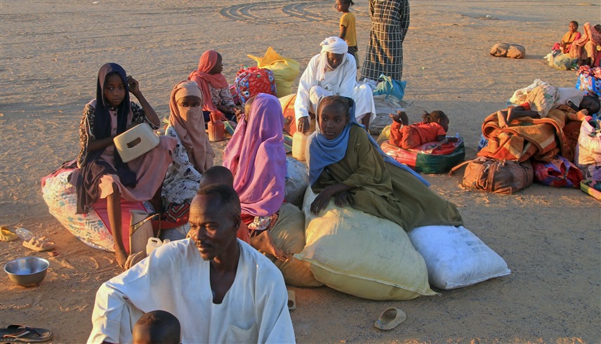 نازحون سودانيون من مناطق النزاع (أ ف ب)