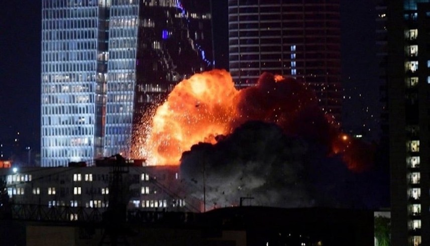 انفجار في تل أبيب بعد سقوط صاروخ إيراني فيها (أرشيف)