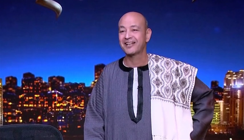 عمرو أديب بالجلباب الصعيدي