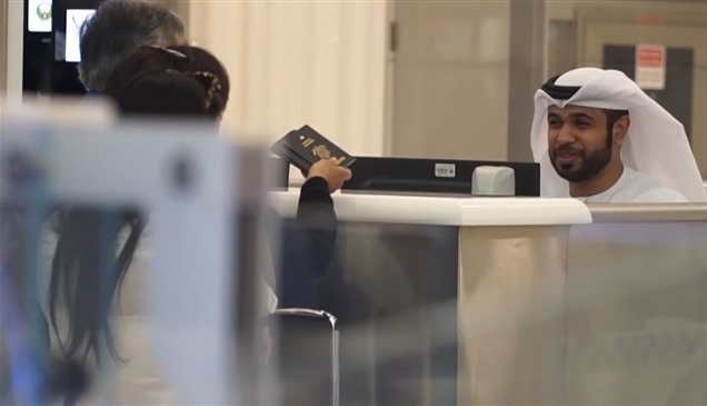 أبوظبي.. شرائح اتصال وبيانات مجانية للمسافرين القادمين في مطار زايد 