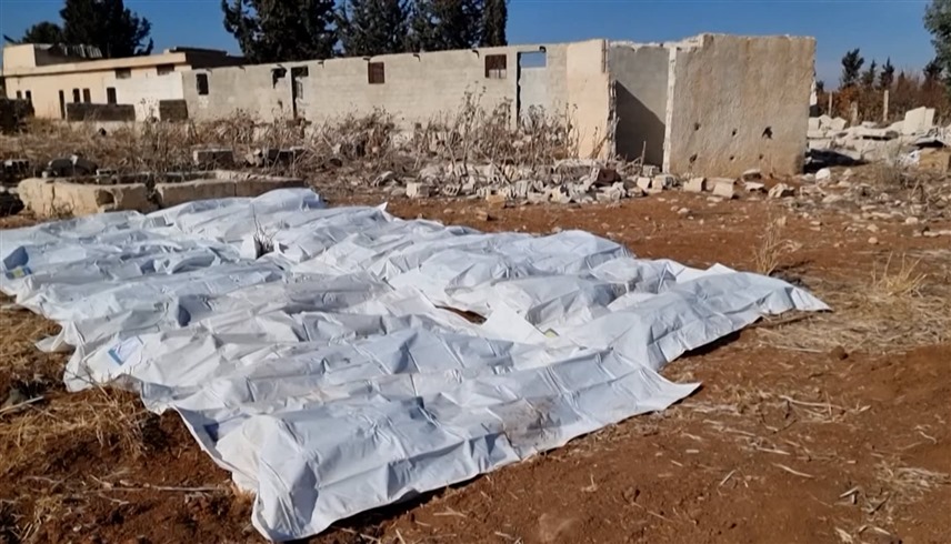 اكتشاف مقبرة جماعية في سوريا في وقت سابق (رويترز)