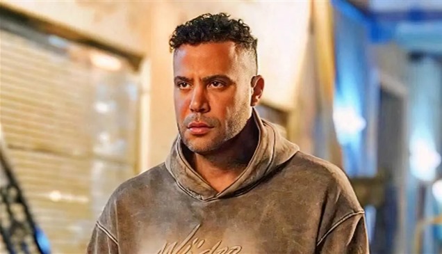 محمد عادل إمام يستأنف تصوير "الكينج" بعد الحريق المروع 