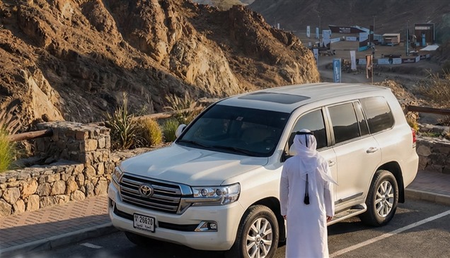 دبي.. مواقف مجانية وحافلات نقل لزوار مهرجان "شتانا في حتا"