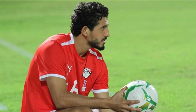 "أقسم بالله لو معاك 0%".. أحمد حجازي يسخر من حسام حسن