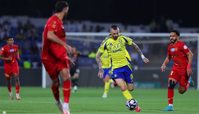 النصر يحقق فوزاً مثيراً على ضمك