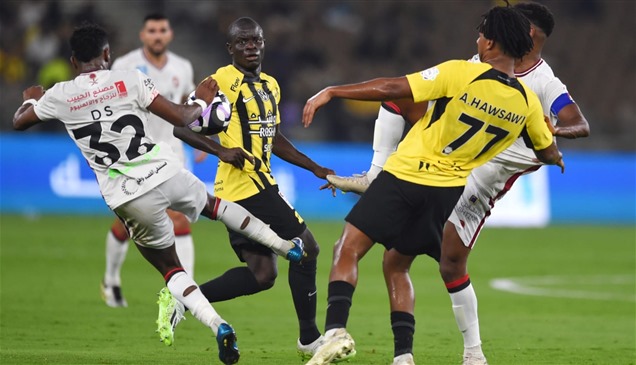 الاتحاد يواجه الرائد بهدف التتويج باللقب العاشر