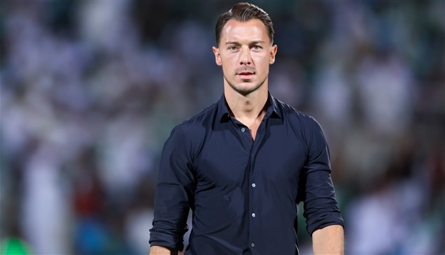 الأهلي السعودي يرد على أنباء رحيل يايسله