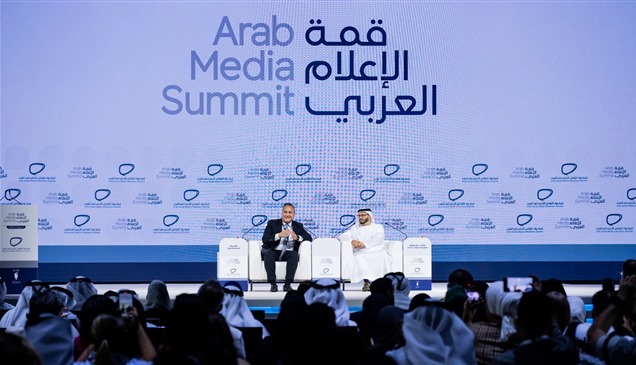 قرقاش: في عالم عربي منقسم إلى عالمين آن الأوان للتخلص من وهم الأيديولوجيا 