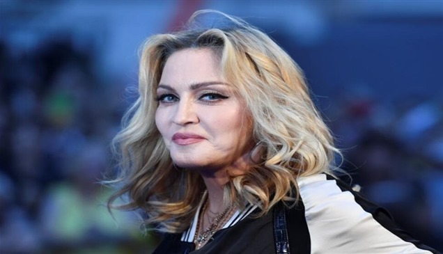 للأثرياء فقط.. مادونا تثير الفضول بجهاز غريب بـ23 ألف دولار 