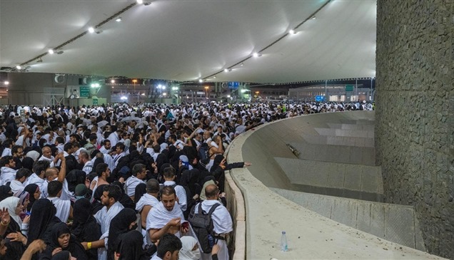 1.6 مليون حاج يؤدون شعيرة رمي الجمرات في أول أيام عيد الأضحى