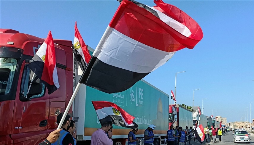 قوافل المساعدات المصرية تنتظر دخول غزة (إكس)