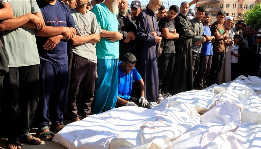 تشييع فلسطينيين قتلوا جراء القصف الإسرائيلي (رويترز) 