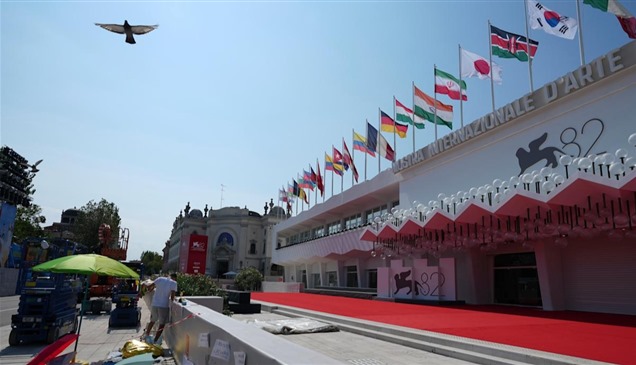 مهرجان فينيسيا السينمائي 2025.. تكريم مخرج ألماني والافتتاح بفيلم إيطالي