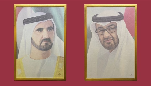شاهد| الأكبر عالمياً.. لوحات لمحمد بن زايد ومحمد بن راشد مرصعة بالألماس والذهب 