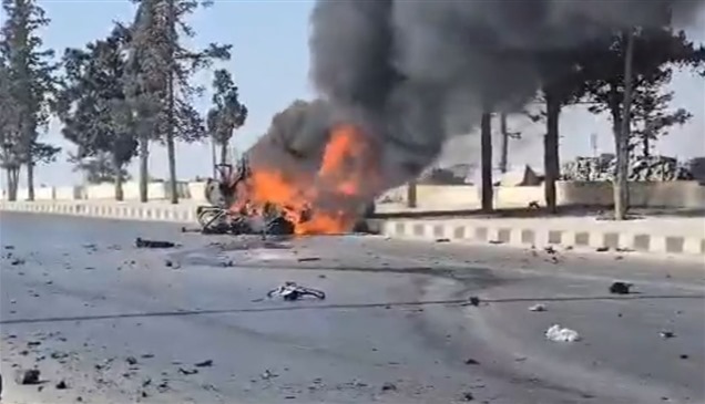 شاهد.. طائرة مسيرة تستهدف سيارة في حلب