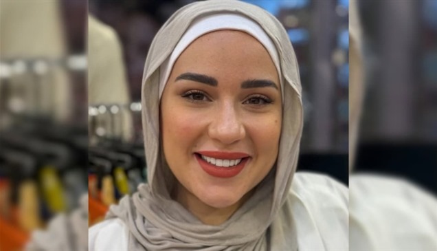 أسما شريف منير تحذف صورها وتعلن ارتداء الحجاب