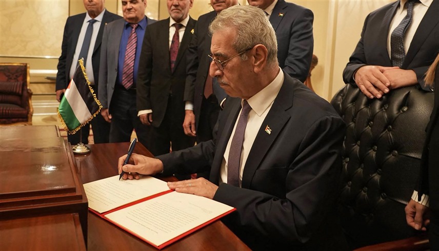 رئيس لجنة التكنوقراط الفلسطينية علي شعث (أ ف ب)