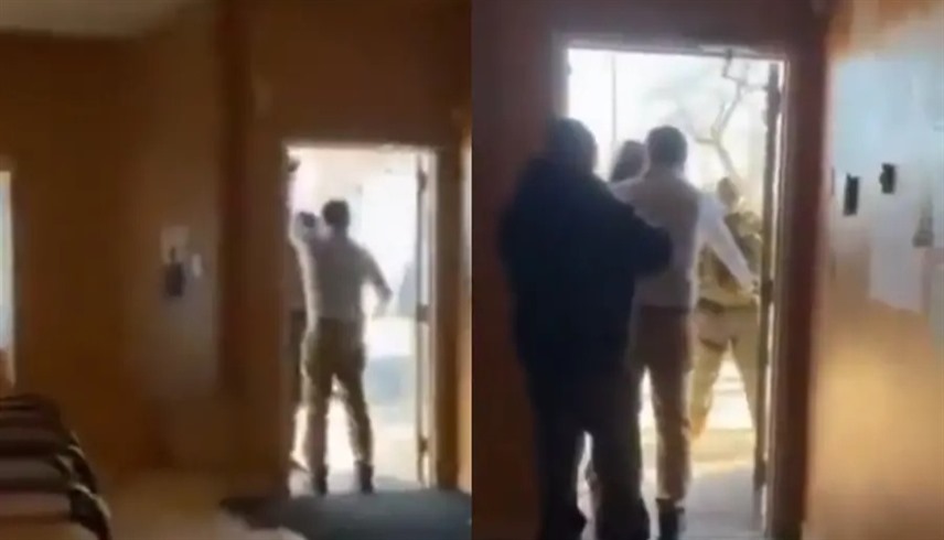 اقتحام ضباط الهجرة والجمارك الأمريكية لقنصلية الإكوادور (إكس)