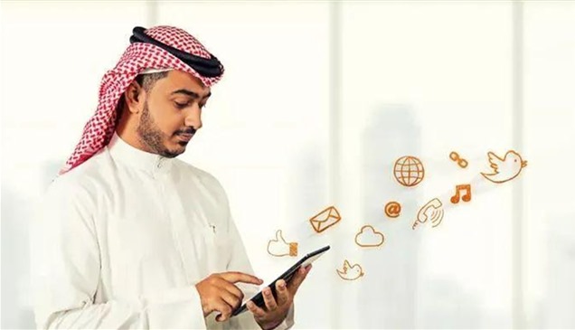 كيف وازنت الإمارات بين الحرية والتنظيم لتكون حاضنة لصنّاع المحتوى؟